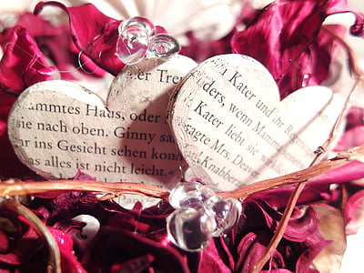 two heart-shaped decors thumbnail
