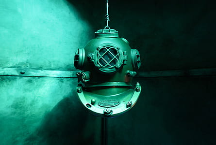 vintage diving helmet thumbnail