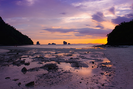 Few places do sunsets as well as Thailand, this one was captured from Tup Island, a tiny tropical island in Krabi thumbnail