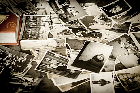 grayscale photo of pictures lot thumbnail