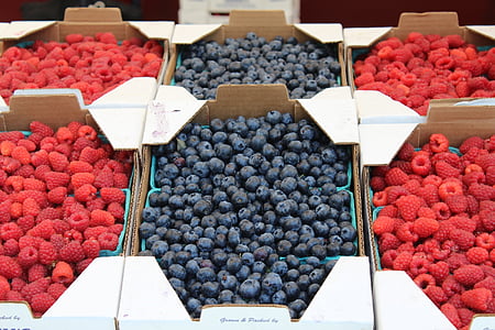 black berry and strawberry on box thumbnail