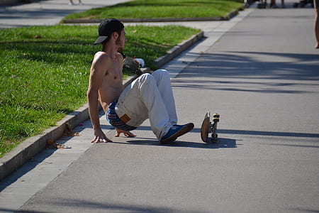 man falls down on skateboard thumbnail