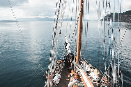 photo of boat on body of water thumbnail