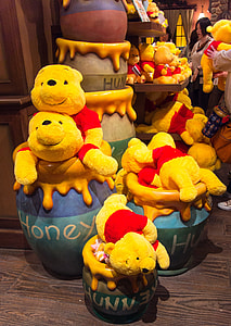 Winnie-the-Pooh plush toy collection thumbnail