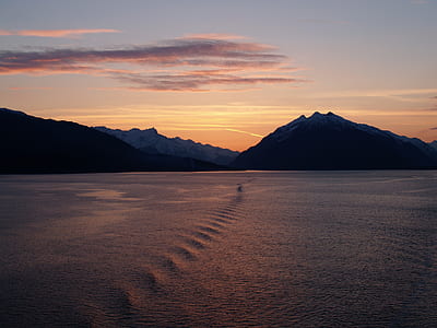 silhouette photography of mountain thumbnail