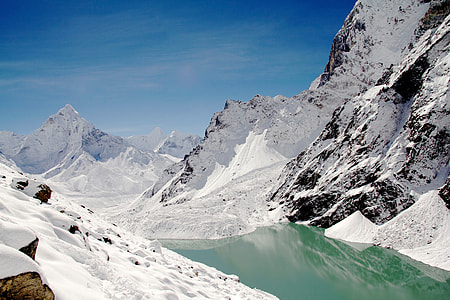 mountain covered of snow thumbnail