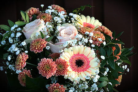 yellow daisies, pink roses, and orange dahlia flowers bouquet close-up photography thumbnail