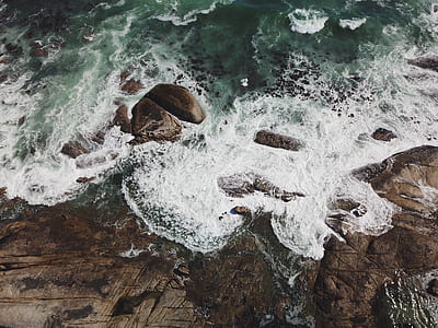 rocky body of water thumbnail