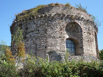Temple of the Tosse in Tivoli, Italy thumbnail