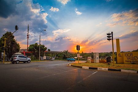 photo of car on road thumbnail