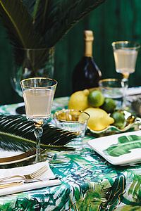 Elegant Exotic Table Decor thumbnail