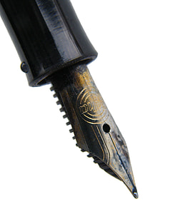 close-up photography of fountain pen thumbnail
