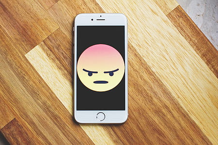 Silver Iphone 6 thumbnail