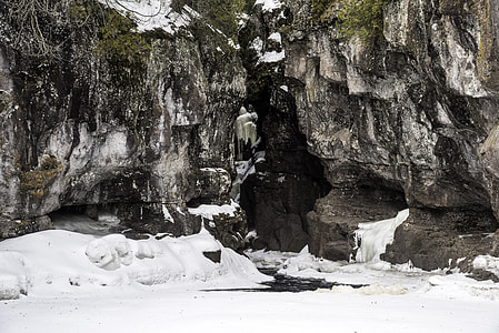 Canyon opening for the Temperance River in Minnesota thumbnail