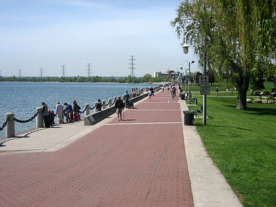 Spencer Smith Park on Burlington's waterfront in Ontario, Canada thumbnail