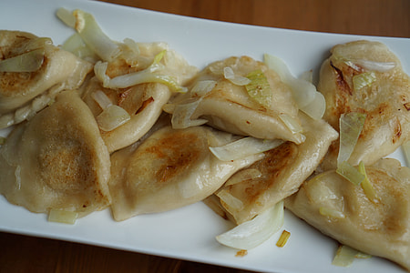 steamed gyoza on plate thumbnail