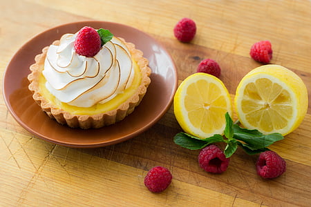 cupcake near on slices of lemon thumbnail