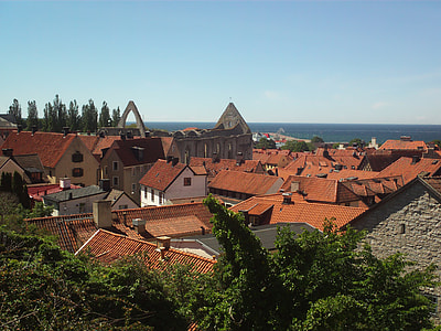 landscape photography of brown shingles thumbnail