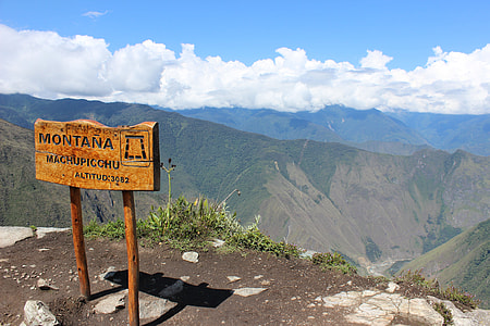 Montana wooden signage at edge of a cliff thumbnail