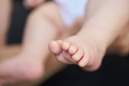 baby's foot photo thumbnail