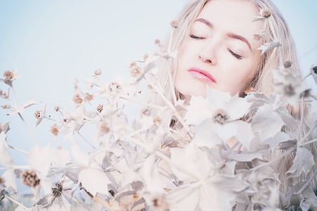 woman surrounded of flower photo thumbnail