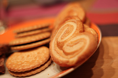 Heart Shaped Cookies thumbnail
