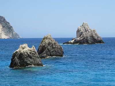 photo of three rock formations thumbnail