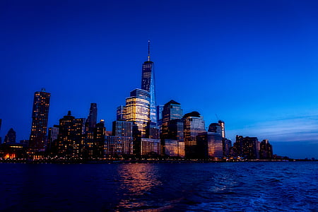photo of World Trade Center nearby sea thumbnail