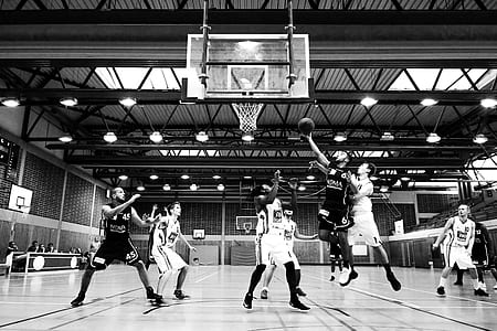 grayscale photo of basketball players thumbnail