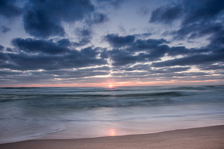 sunset in ocean thumbnail