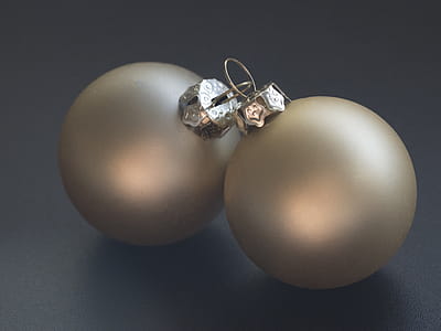 Close-up Photography of Christmas Balls thumbnail