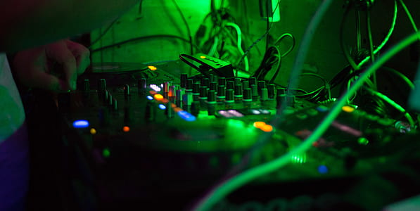 decks, music, amp, dh thumbnail