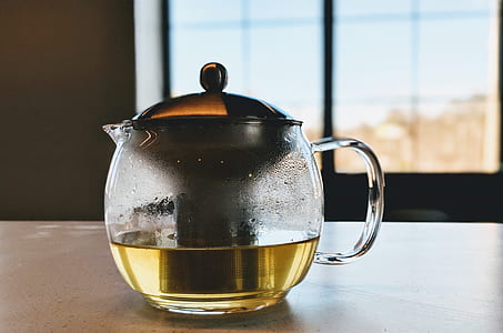 shallow focus photography of glass kettle thumbnail