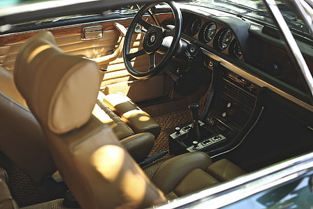 black vehicle steering wheel thumbnail