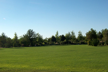 Suburban Parque La Pulgosa in Albacete, Spain thumbnail
