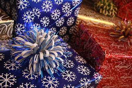 closeup photo of gift box lot thumbnail