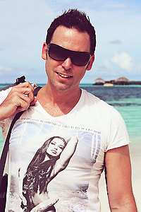 man wearing sunglasses thumbnail