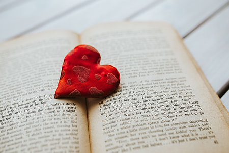 Little red heart with an old book thumbnail