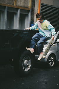 man on pickup truck thumbnail
