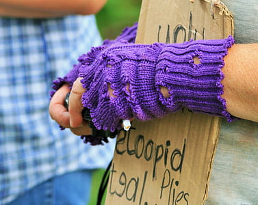 pair of fingerless gloves thumbnail