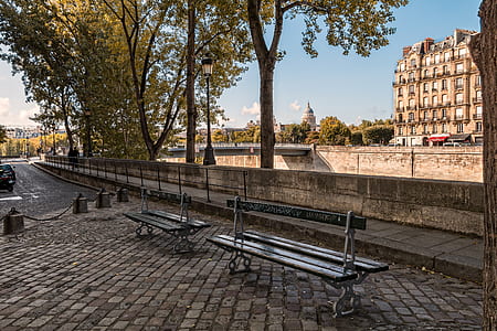 bench on park thumbnail