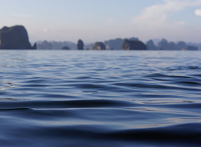 close-up photography of body of water thumbnail