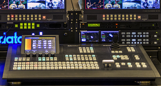 gray audio mixers thumbnail