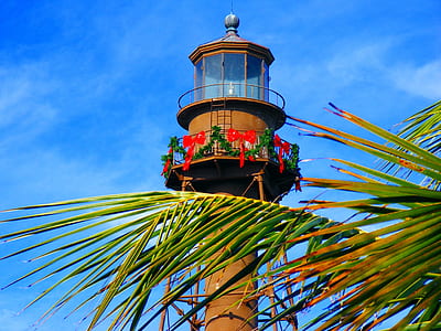 beige lighthouse thumbnail