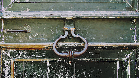green wooden door thumbnail