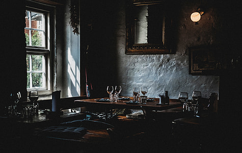 table with wine glasses arrangement thumbnail
