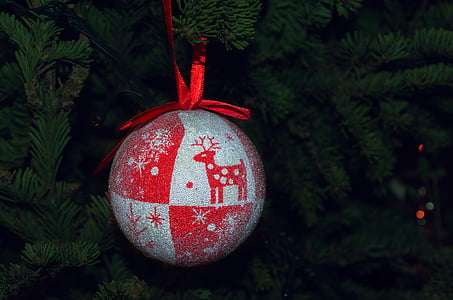 red and gray bauble thumbnail
