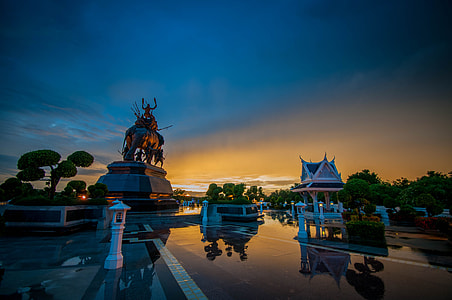 theme park during golden houer thumbnail