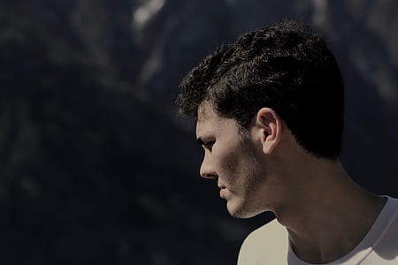 man wearing white T-shirt thumbnail
