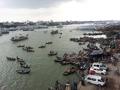 Buriganga River with lots of Boats in Dhaka, Bangladesh thumbnail